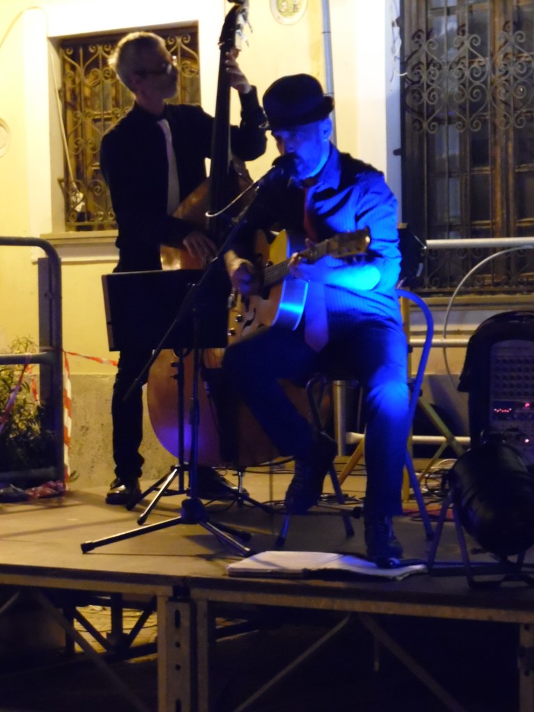 Musicista-Laigueglia-Nadia-Baumgart-blu