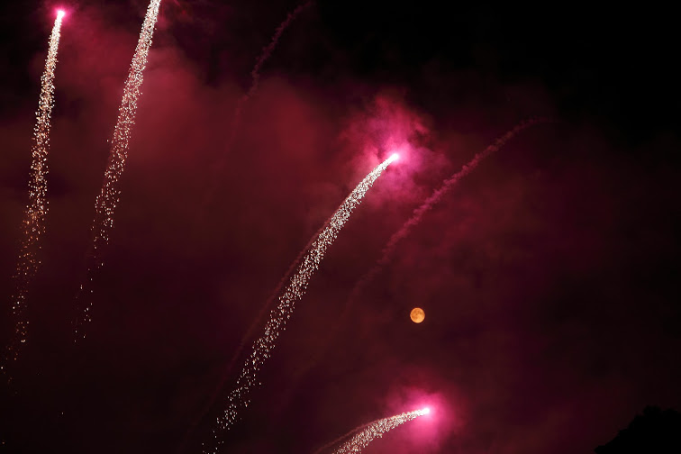 Mond-Feuerwerk-Frankfurt-Alex-Nashed-2