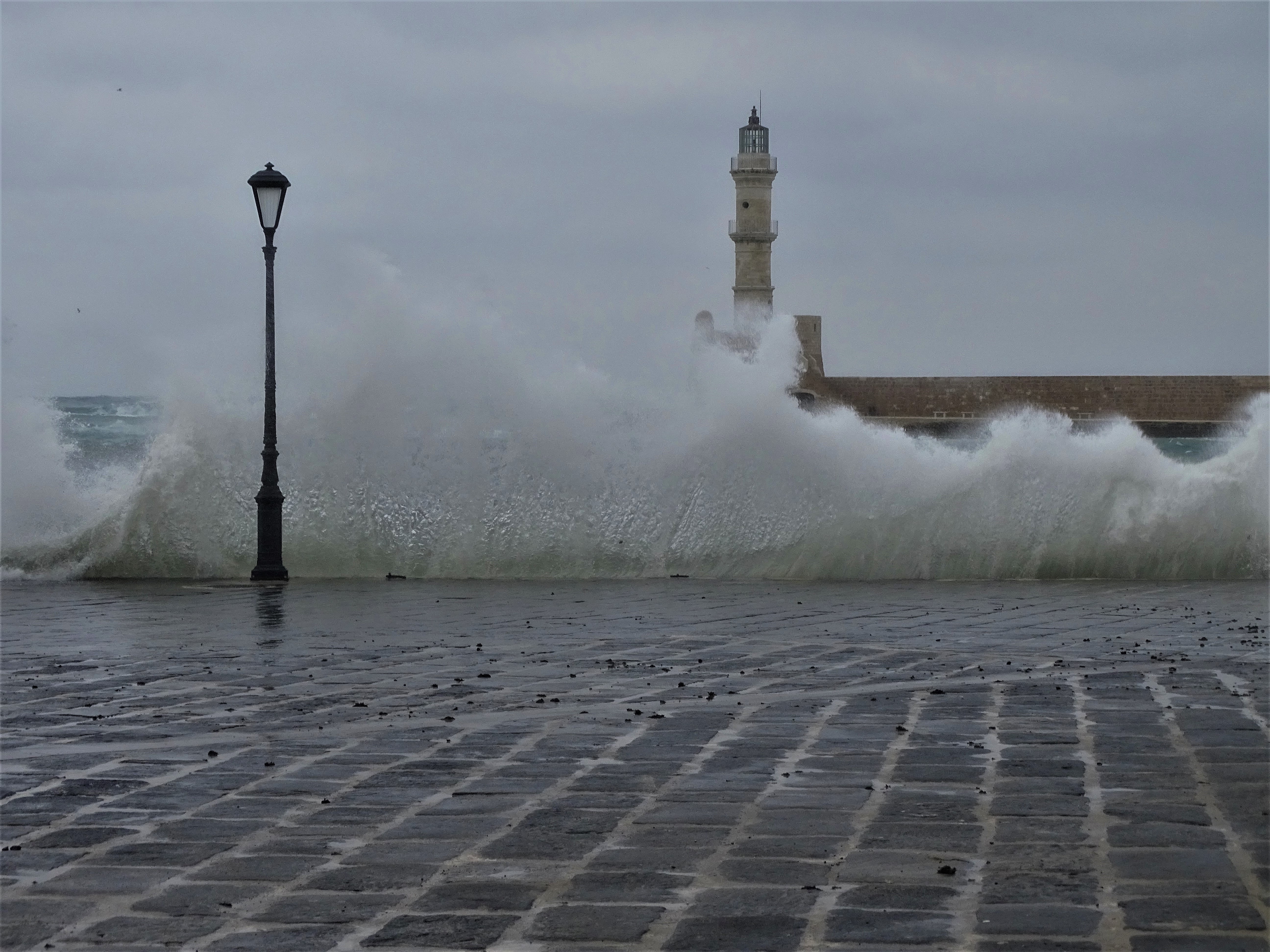 chania-im-sturm-nadia-baumgart