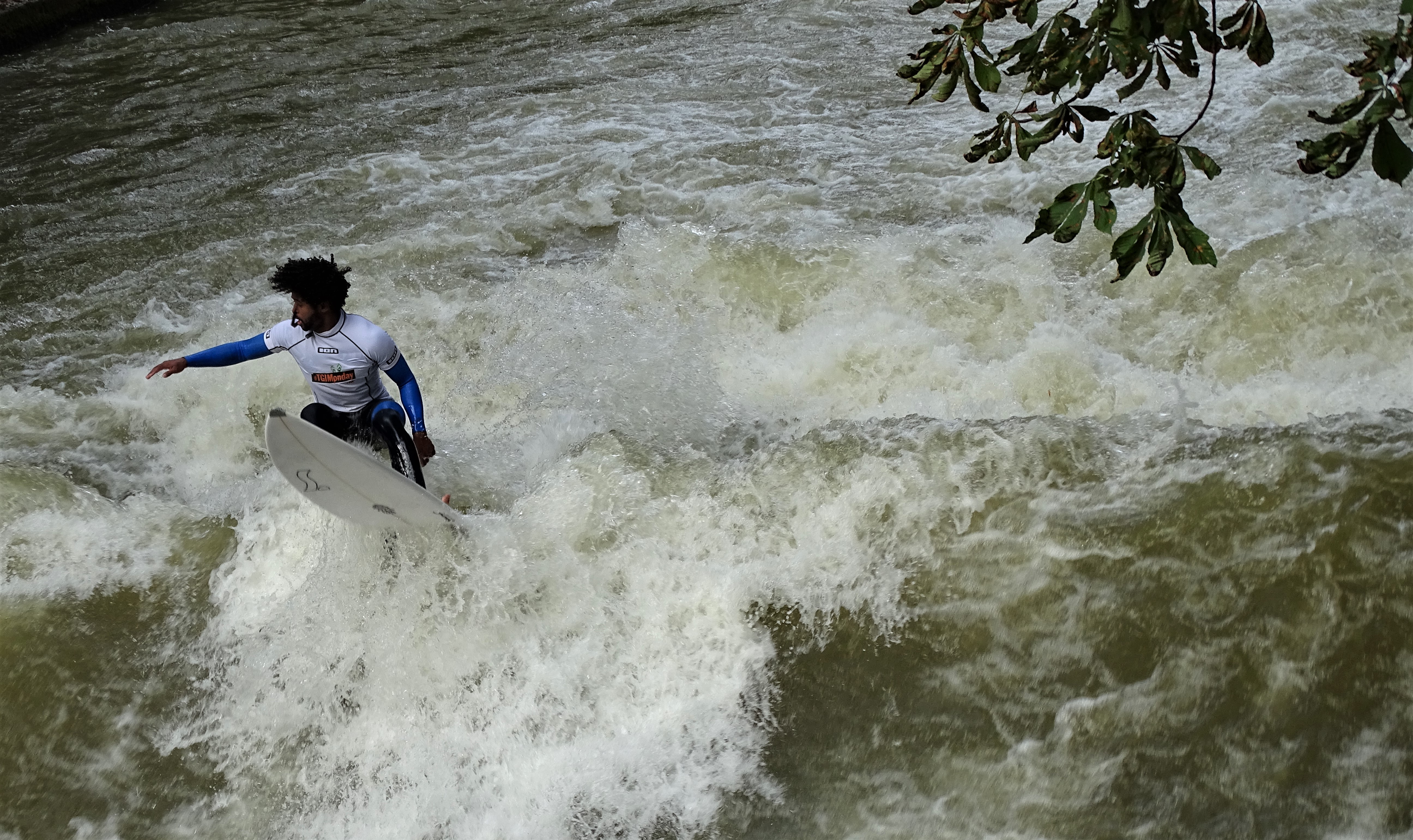 Eisbach-Muenchen-Foto-Nadia-Baumgart