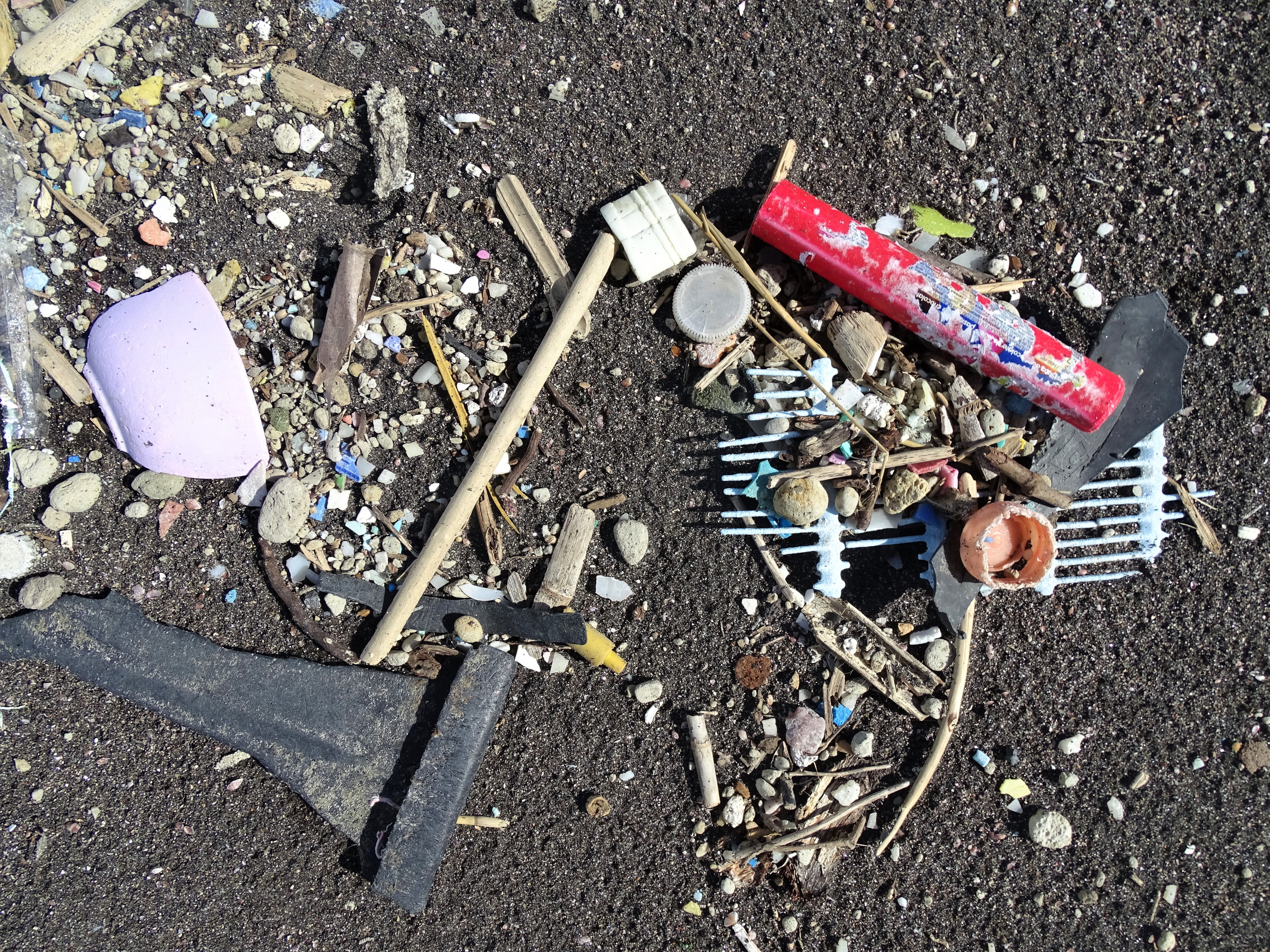 3-Muell-am-Strand-von-Sao-Miguel-Azoren