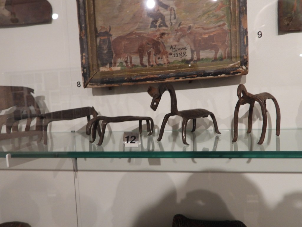 Eisen-Votiv-Tiere 19. Jh. im Heimatmuseum Simbach am Inn