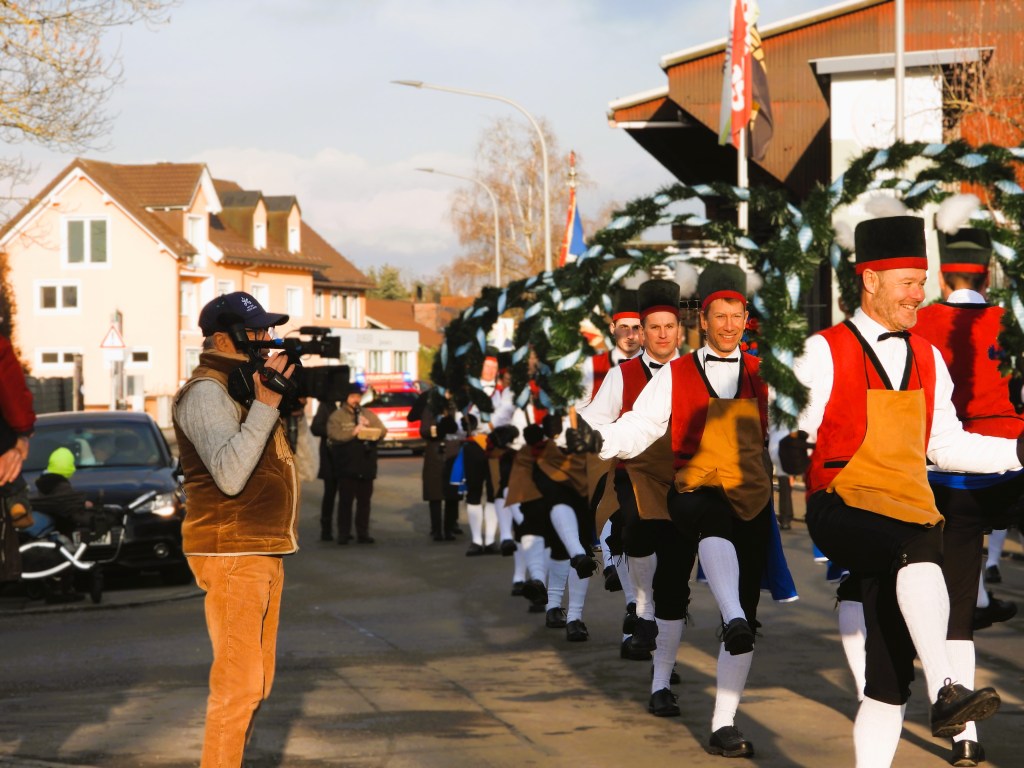 Schäfflertanz in Arnstorf - dokumentiert von der Künstlerin Nadia Baumgart