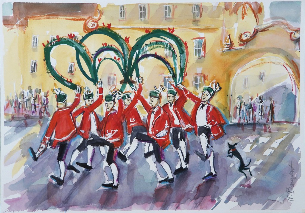 Illustration von einem Festumzug, bei dem Tänzer in roten Jacken mit grünen Palmzweigen tanzen. Im Hintergrund sind Menschen und ein historisches Gebäude sichtbar.